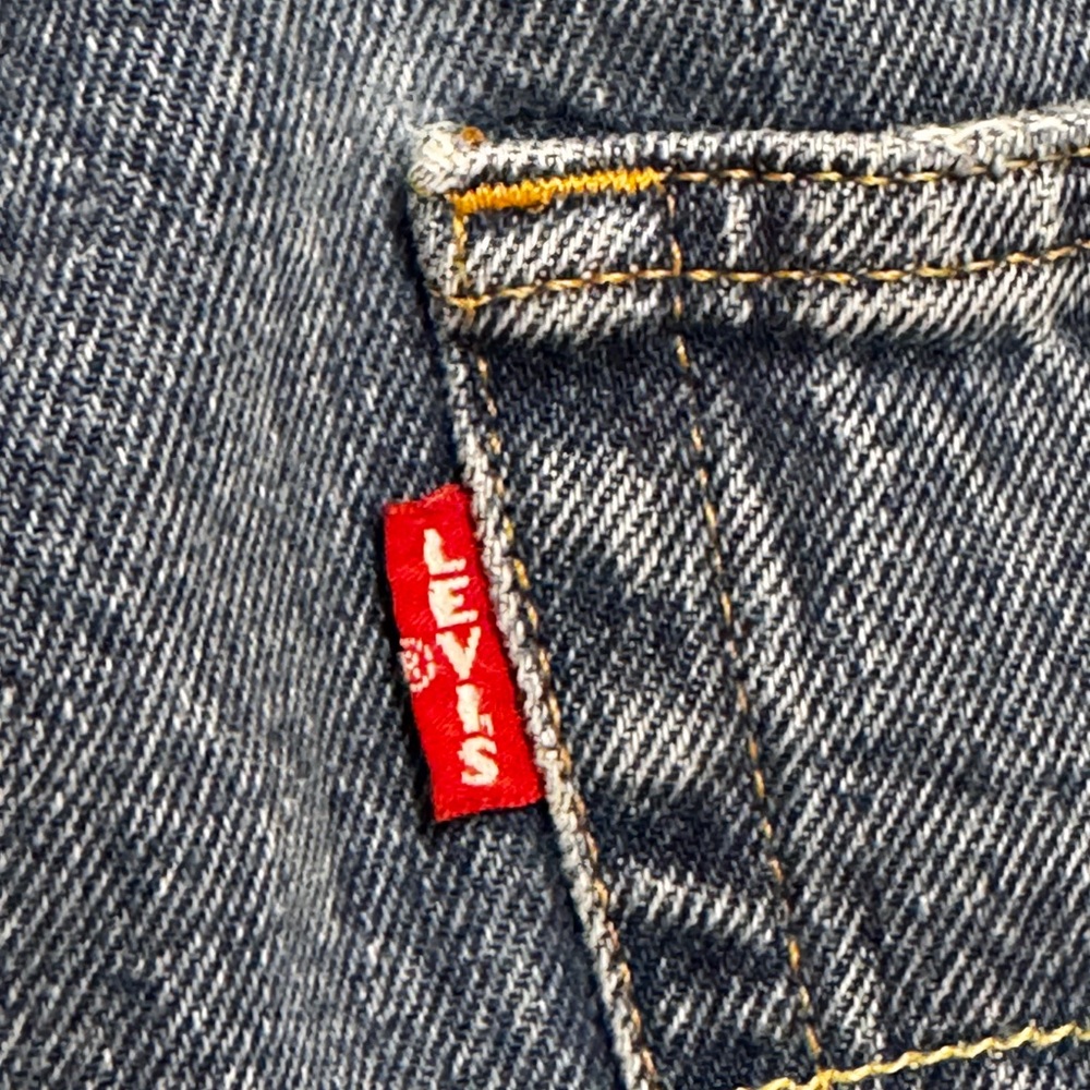Levi’s 501 90’s Distressed Denim Shorts Women’s Size 31 - Picture 10 of 11